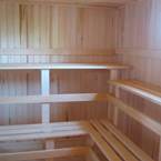 Отделка бани: деревянные полки, отделка стен вагонкой